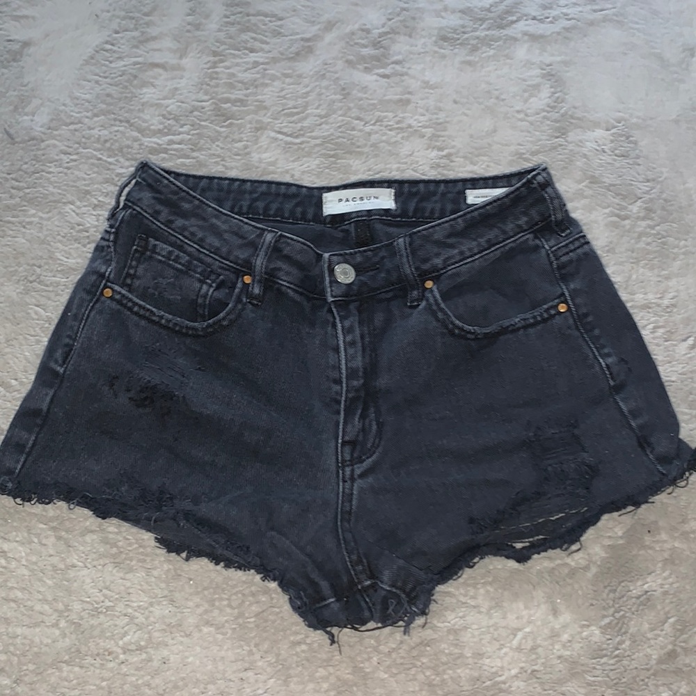 Cute pacsun black shorts!🏄‍♂️